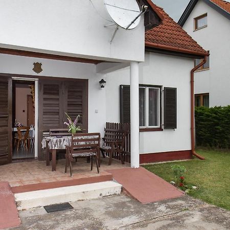 Familia Nyaralo 117 Villa Balatonmariafurdo Exterior photo